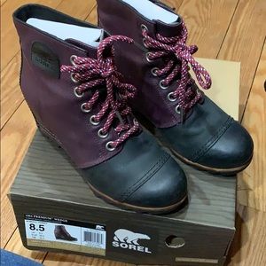 Sorel 1964 premium wedge. Dahlia size 8.5